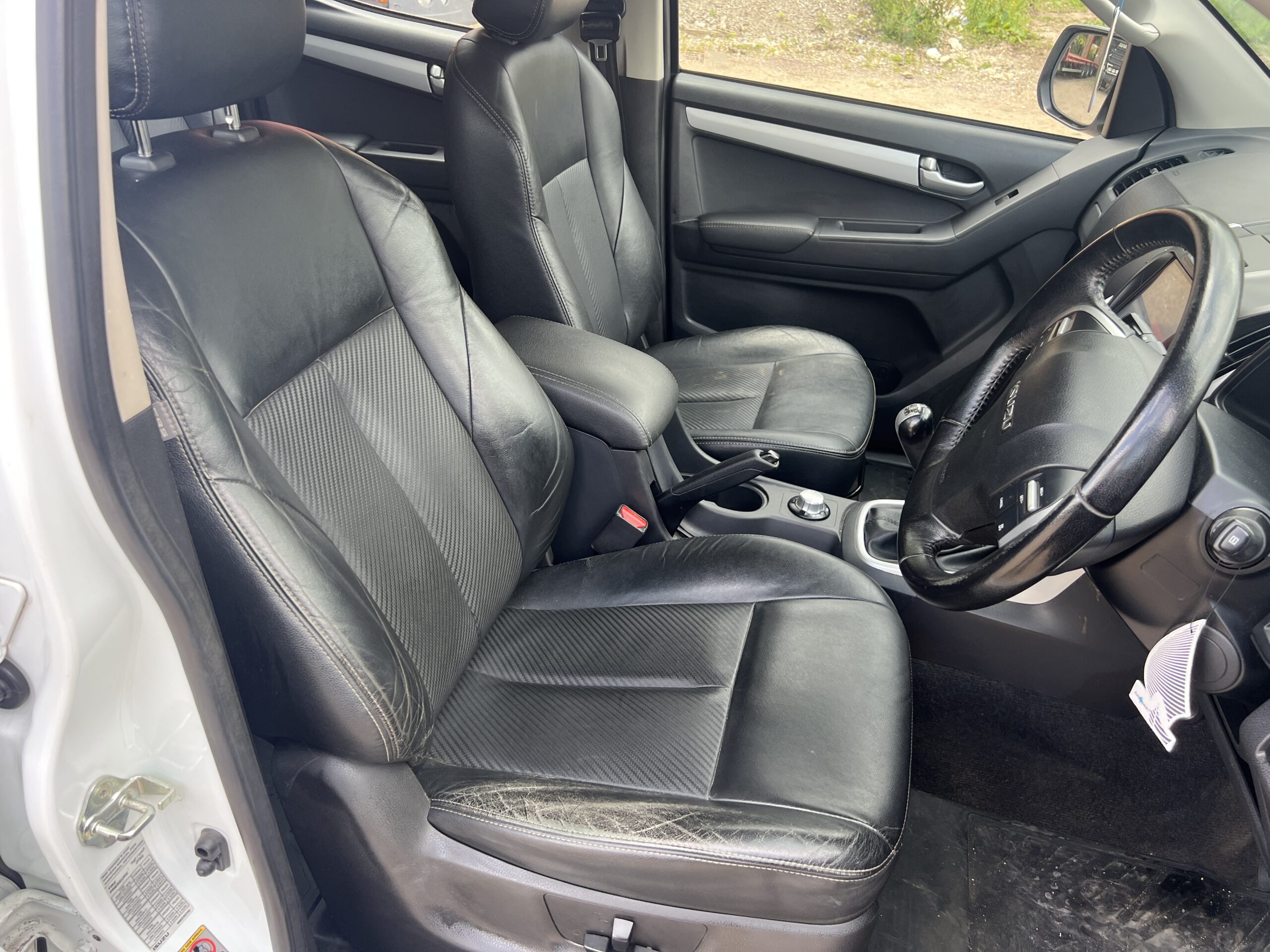 ISUZU D-MAX PICK UP - used trucks for sale at J Hawes Ltd - view 10