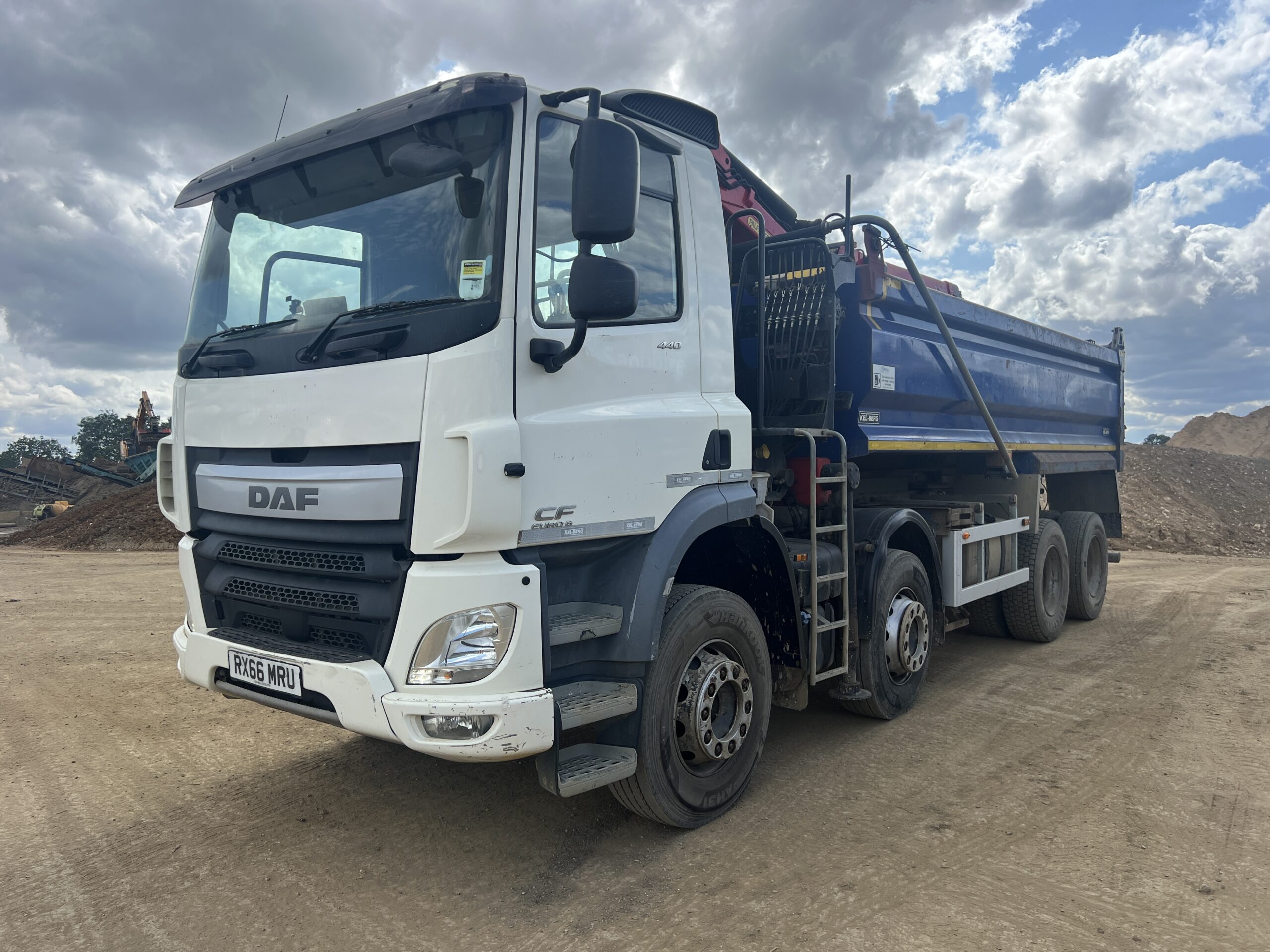 DAF CF440 8X4 GRAB 2016 - used trucks for sale at J Hawes Ltd - view 2