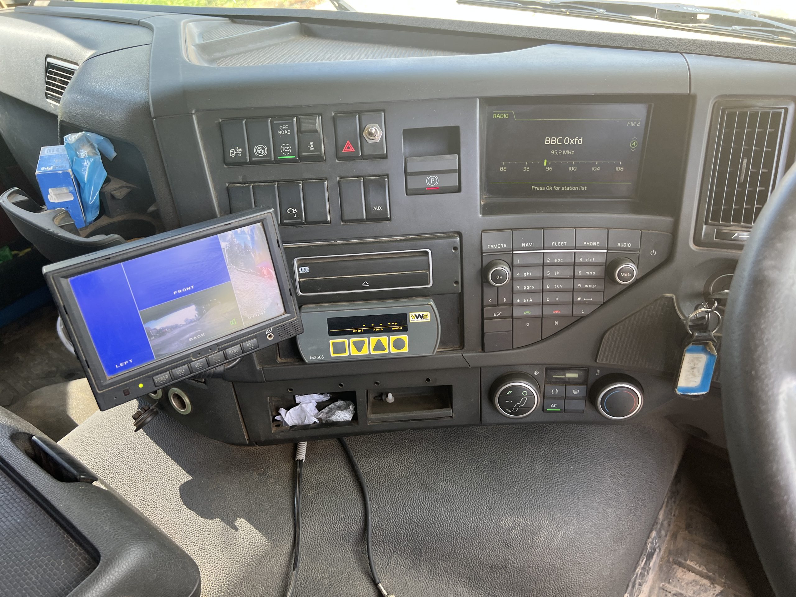 VOLVO FMX410 TIPPER LORRY 2015 - used trucks for sale at J Hawes Ltd - view 16