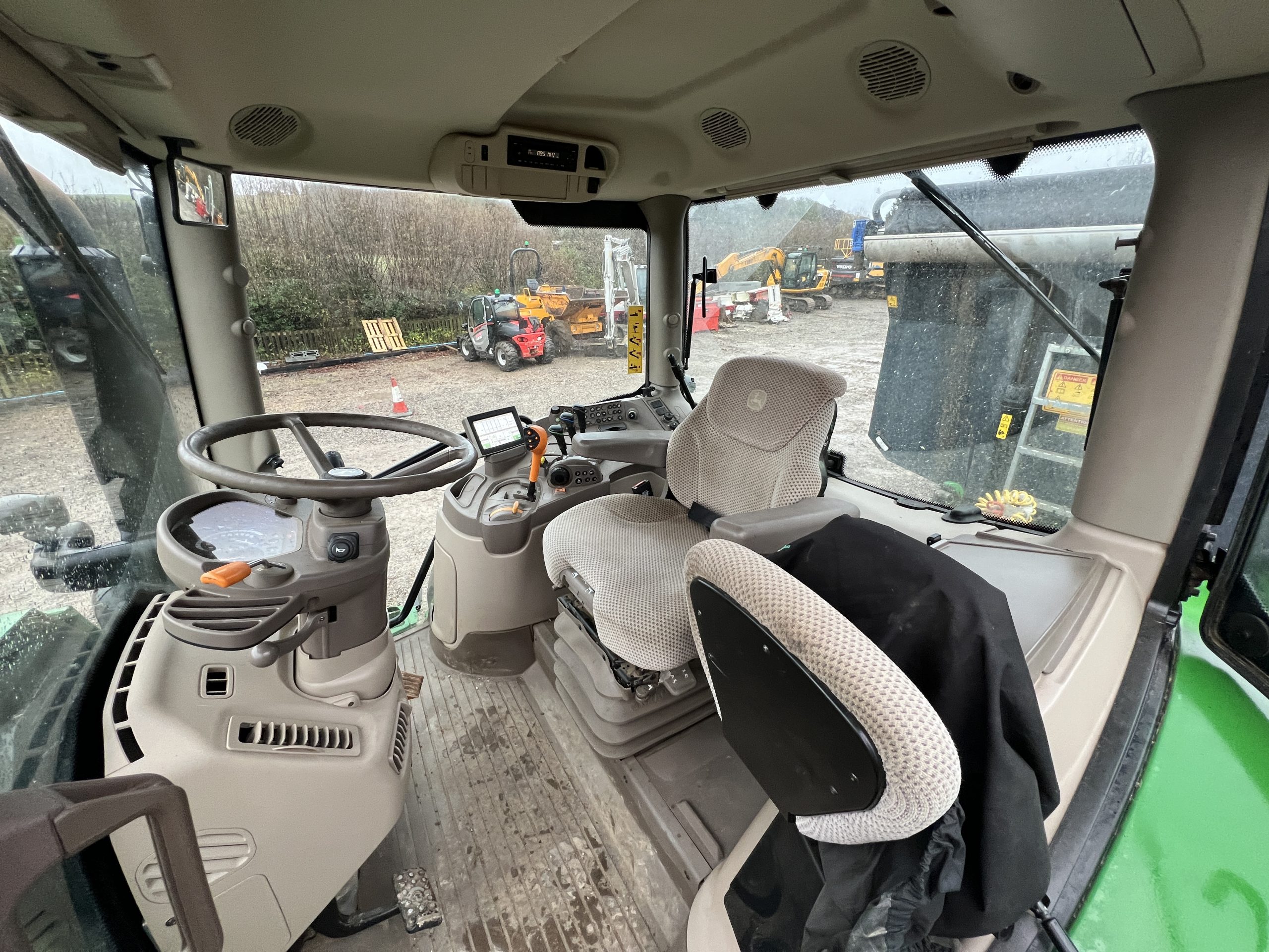 JOHN DEERE 6175R 2017 - used plant for sale at J Hawes Ltd - view 8