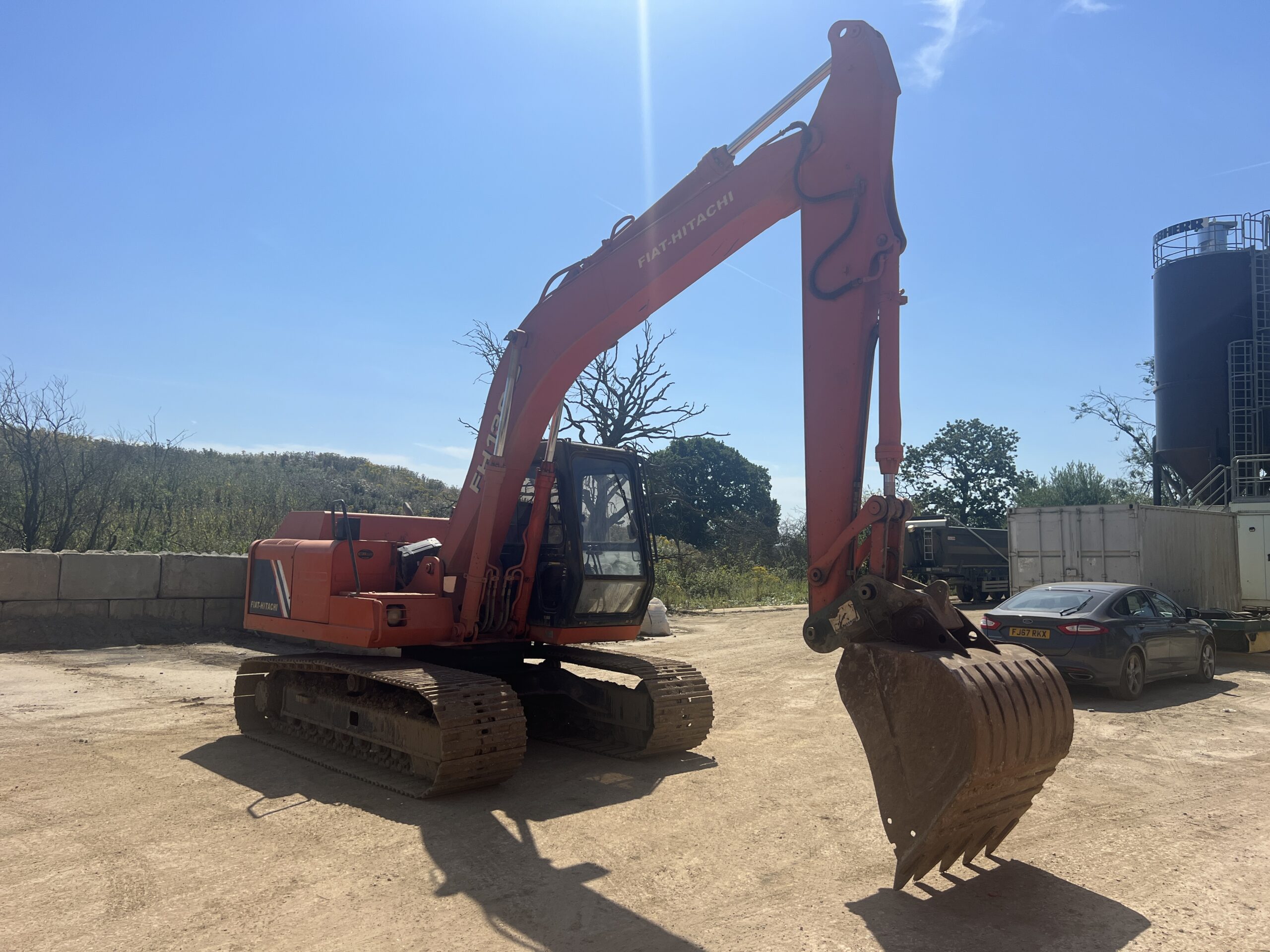 FIAT-HITACHI FH130.3 - used plant for sale at J Hawes Ltd - view 4