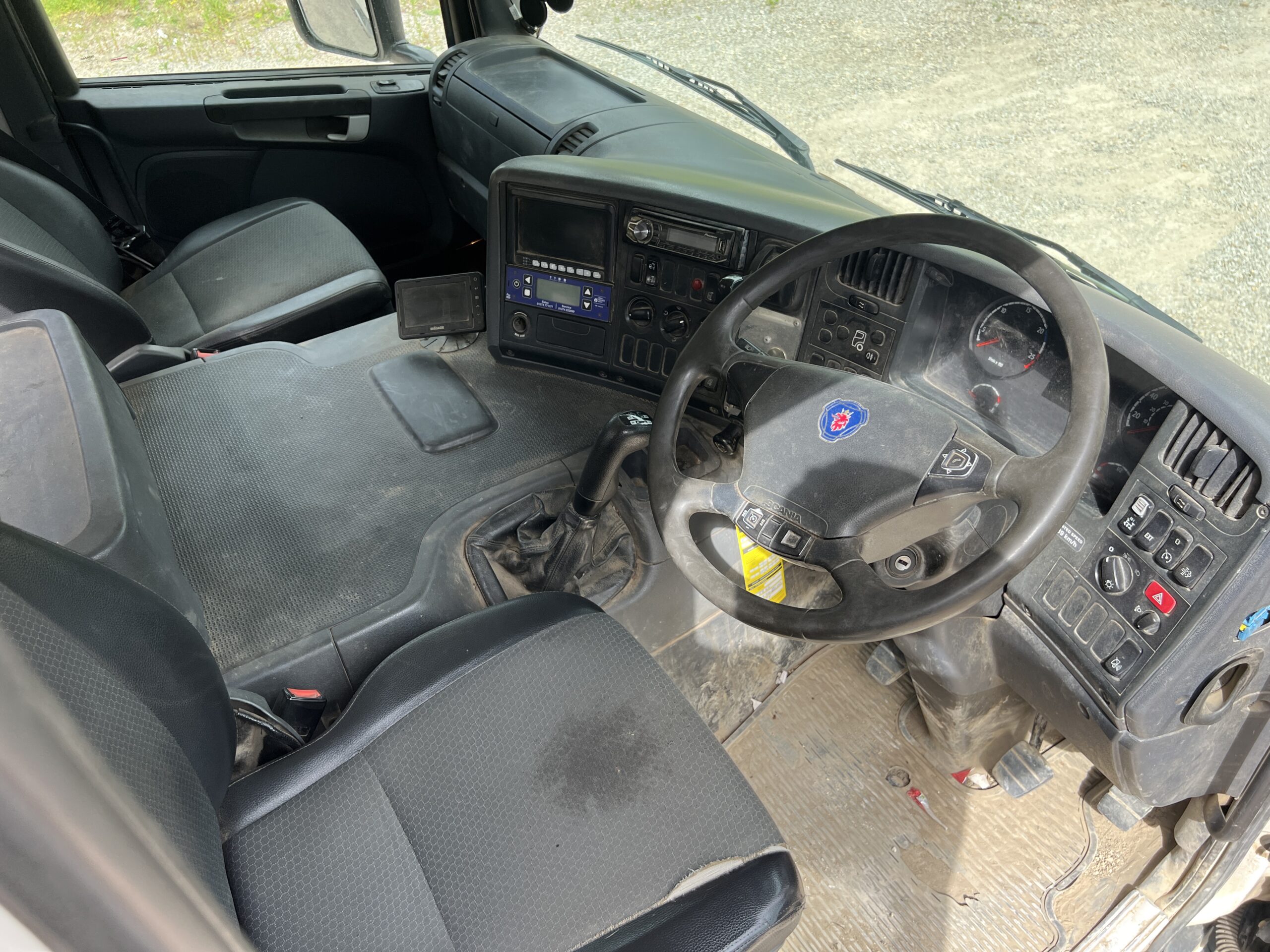 SCANIA P410 8X4 TIPPER 2014 - used trucks for sale at J Hawes Ltd - view 11