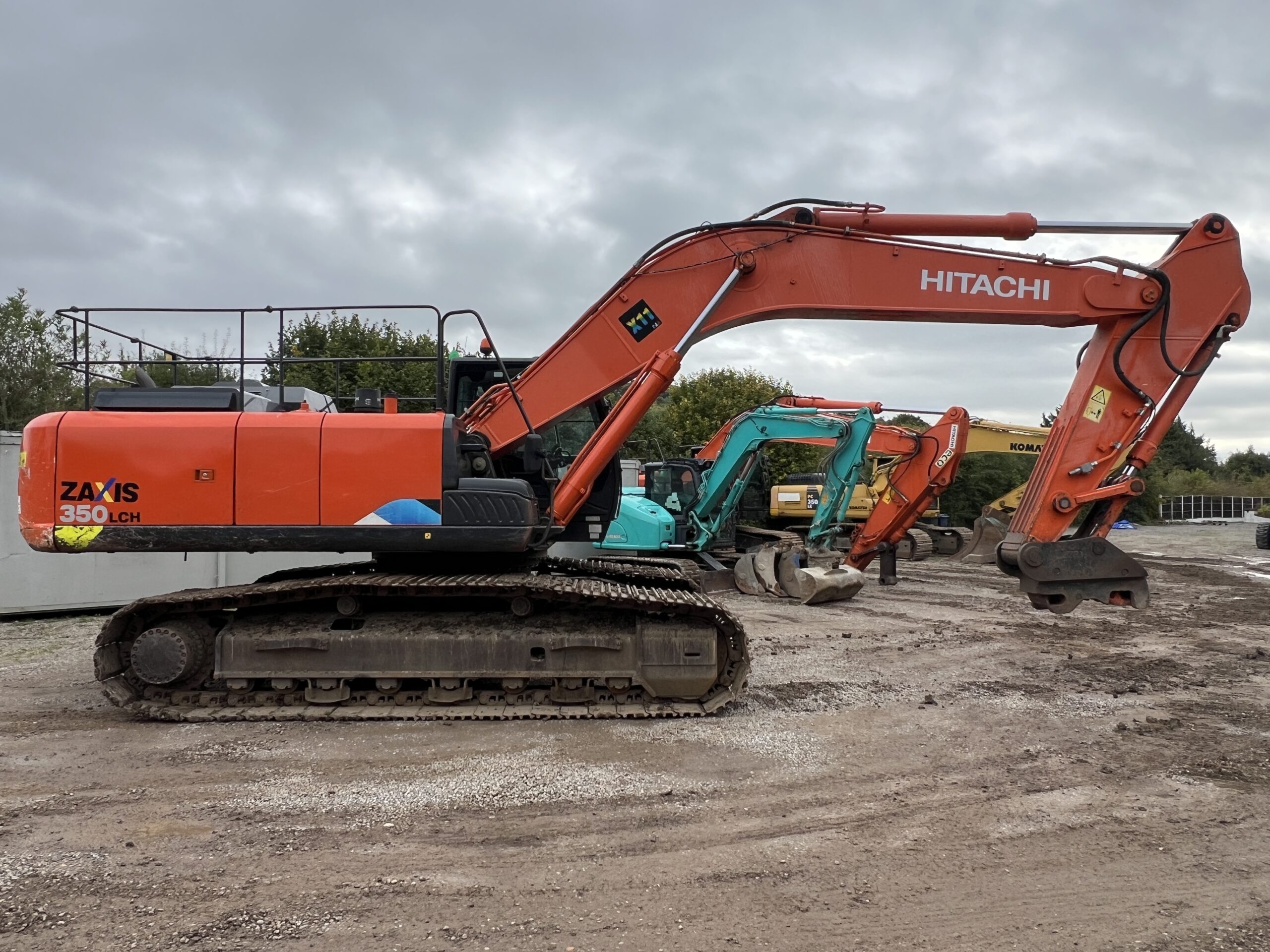 HITACHI ZX350LCH-5A 2016 - used plant for sale at J Hawes Ltd - view 3