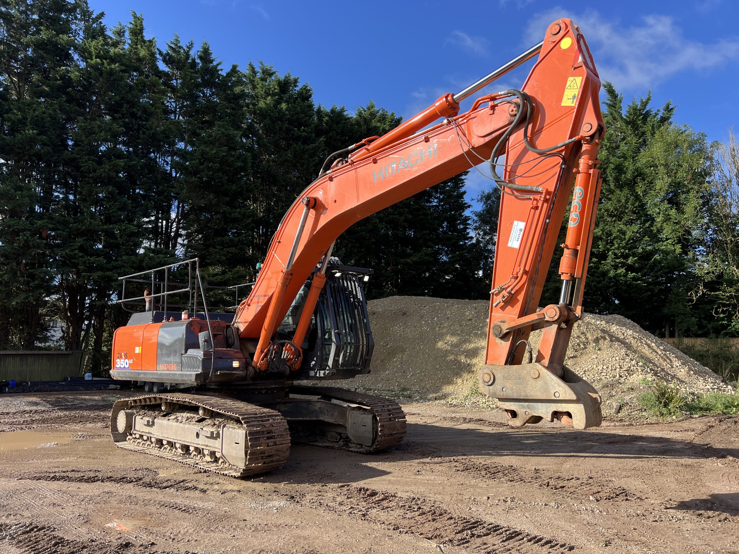 HITACHI ZX350LC-5 2014 - used machine for sale at J Hawes Ltd - view 3