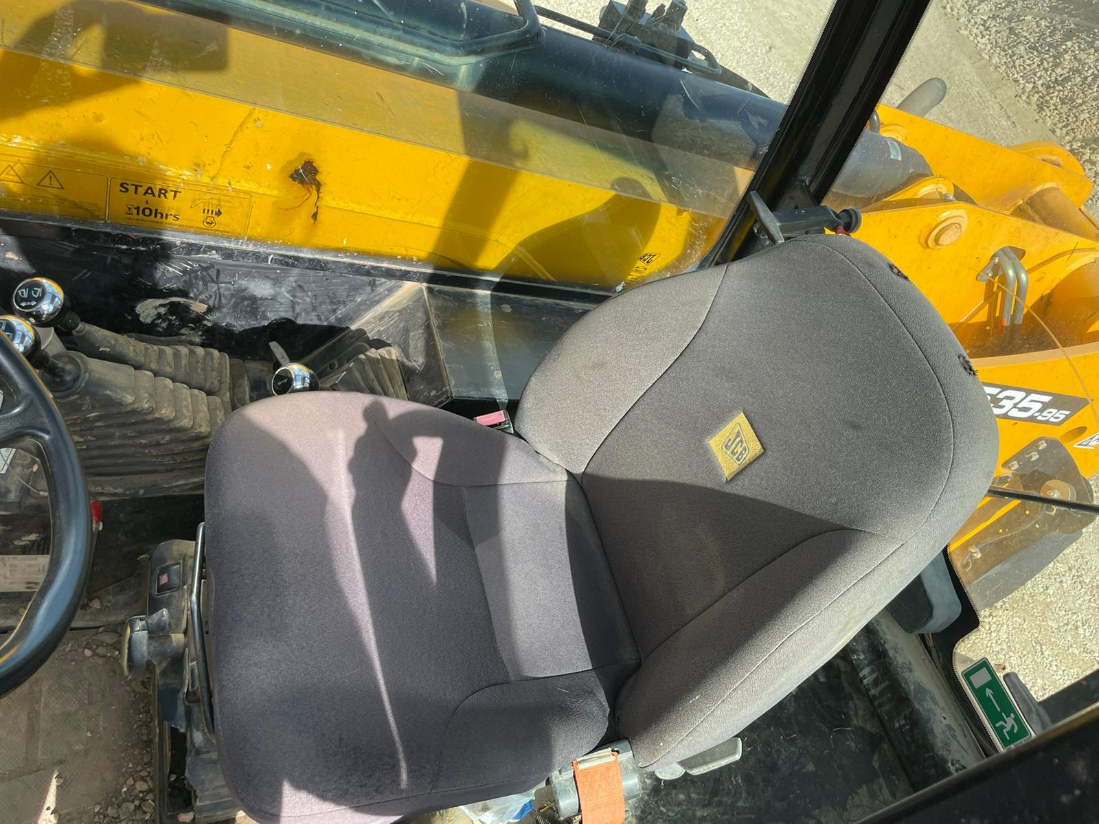 86E8B9B5-E7EF-453C-90A2-F603BF24E041